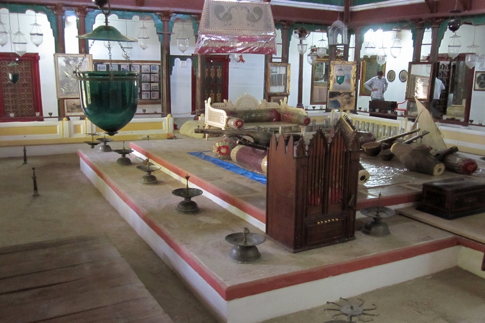 The pleasure room of Rao Lakhpatji in Aina Mahal