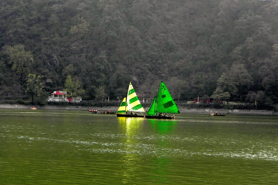 Yachts Naini Lake